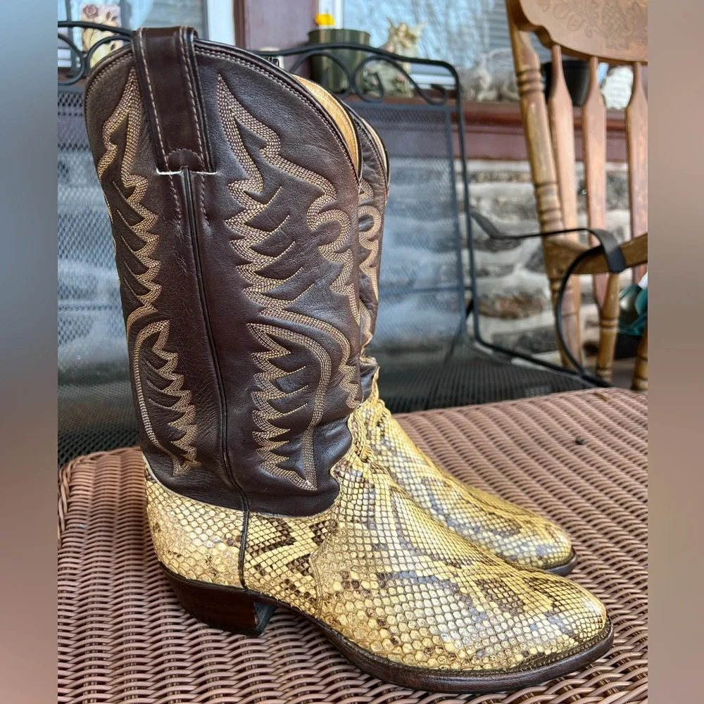SOLD !!! Awesome Justin Exotic Rock Python Boots🤠 - Picture 9 of 11